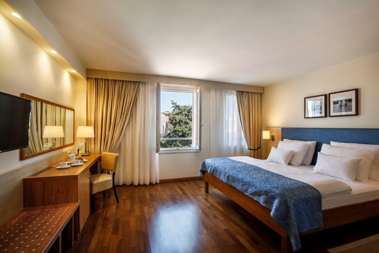 פורץ Valamar Riviera Hotel & Residence (Adults Only) מראה חיצוני תמונה